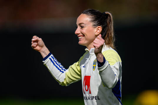 Kosovare Asllani of Sweden of the Swedish women's national