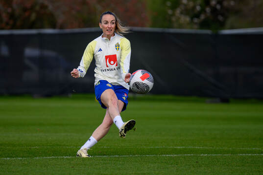 Kosovare Asllani of Sweden of the Swedish women's national