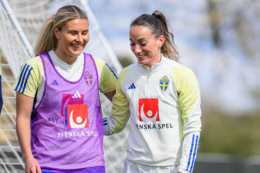 Amanda Nildén and Kosovare Asllani of Sweden of the