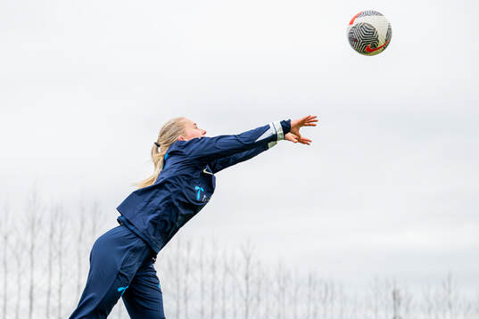 Bläddra bland fler bilder av Football, UEFA Women's Euro Qualifier, Norway, training