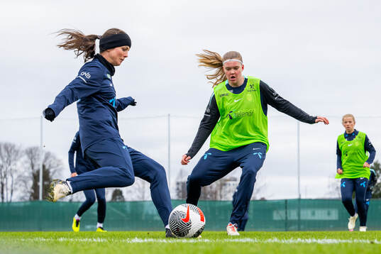 Tuva Hansen and Signe Gaupset of the Norwegian women's