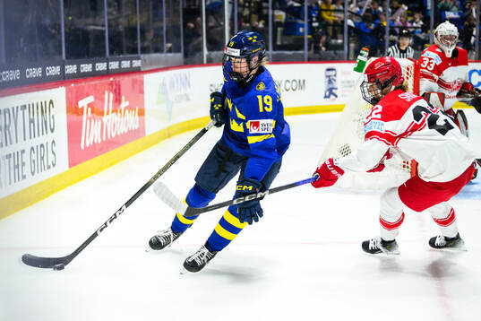 Sara Hjalmarsson of Sweden and Sofie Skott of Denmark