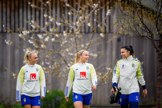 Hanna Bennison, Stina Lennartsson and Goalkeeper Zecira