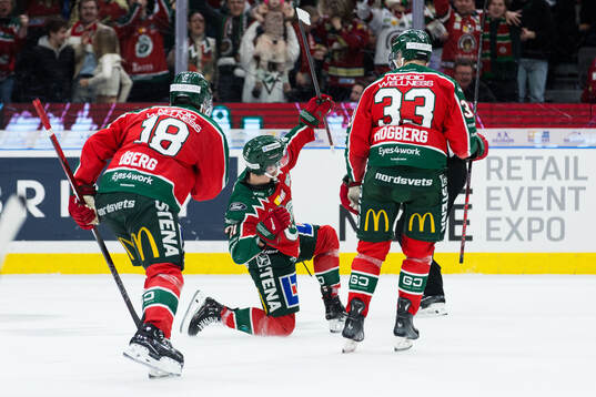 Frölundas Jere Innala jublar