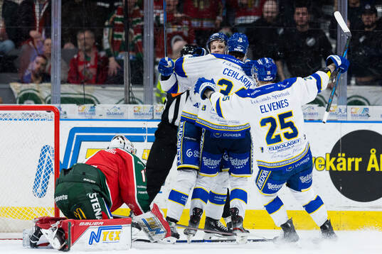 Leksands Lukas Vejdemo jublar med Peter Cehlarik och Lucas