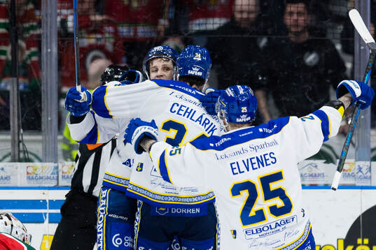 Leksands Lukas Vejdemo jublar med Peter Cehlarik och Lucas