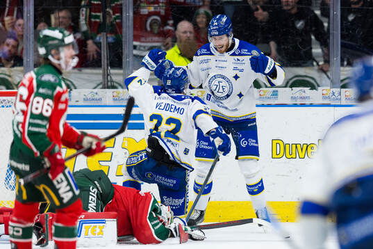 Leksands Lukas Vejdemo jublar med Peter Cehlarik