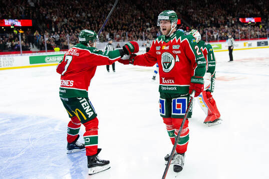 Frölundas Henrik Tömmernes och Christian Folin jublar