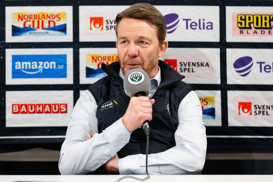 Leksands tränare Charles Berglund på presskonferensen