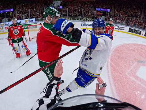 Frölundas Christian Folin och Leksands Martin Karlsson