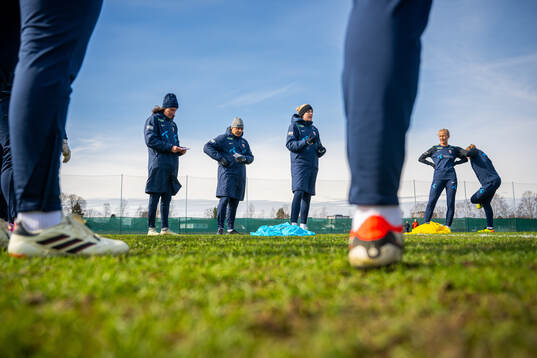 Ingvild Stensland, assistant coach, Lee Skyrme, assistant
