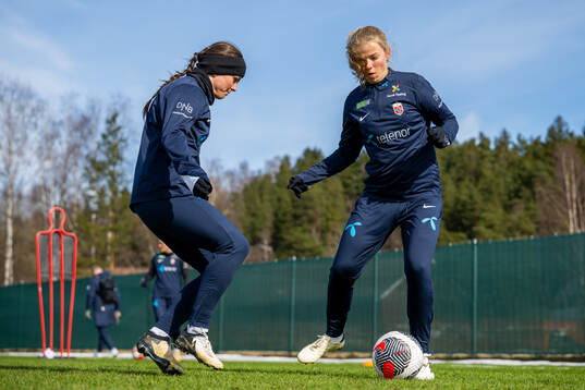 Tuva Hansen and Justine Kielland of the Norwegian women's