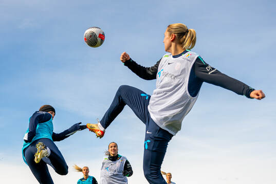 Tuva Hansen and Lisa Naalsund of the Norwegian women's