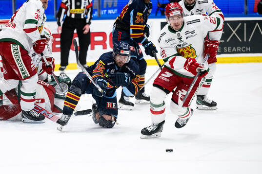 Djurgårdens Marcus Krüger och Moras Chad Yetman
