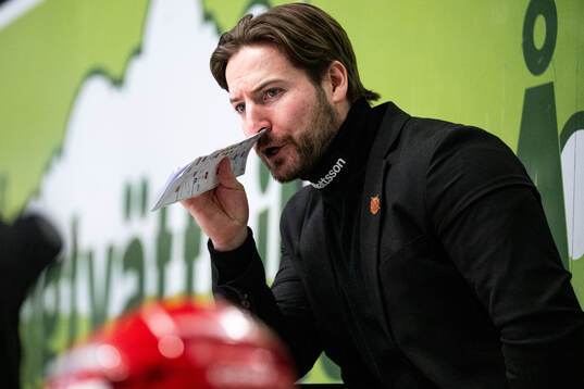 Moras assisterande tränare Fabian Gunnarsson
