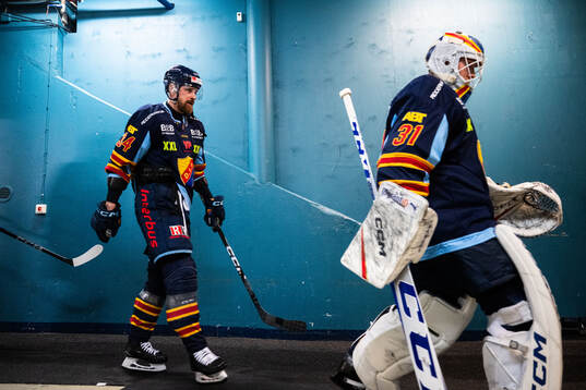 Djurgårdens Daniel Brodin och målvakt Viktor Andrén