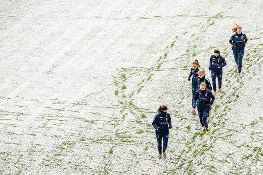 Tuva Hansen, Signe Gaupset and players of the Norwegian