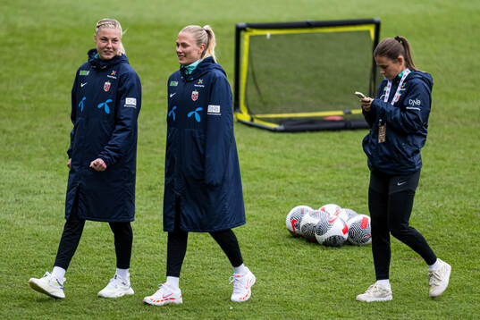 Sophie Roman Haug, Guro Bergsvand and Emilie Haavi of