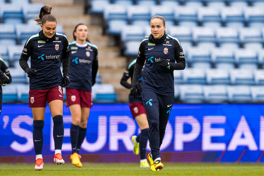 Guro Reiten of Norway warms up