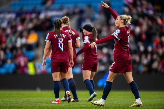 Celin Bizet Ildhusøy of Norway celebrates