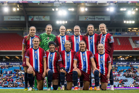 The starting eleven of Norway, from the top left; Guro
