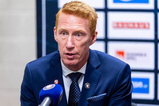 Växjös tränare Jörgen Jönsson på presskonferens