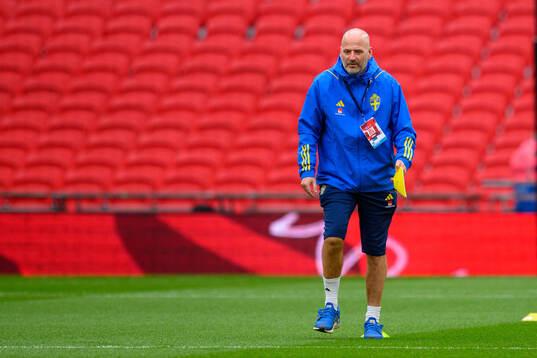 Assistant coach Magnus Wikman of Sweden