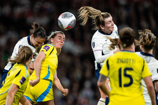 Bläddra bland fler bilder av Football, UEFA Women's Euro Qualifier, England - Sweden
