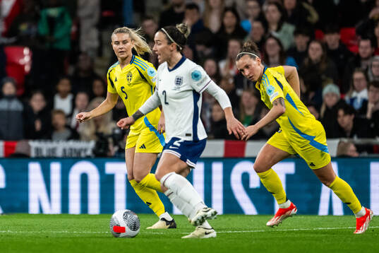 Amanda Nildén and Julia Zigiotti Olme of Sweden with Lucy