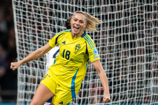 Fridolina Rolfö of Sweden celebrates