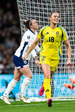 Fridolina Rolfö of Sweden celebrates