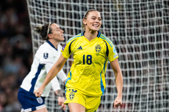 Fridolina Rolfö of Sweden celebrates