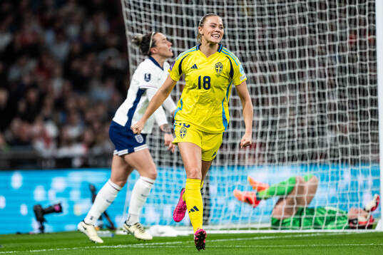 Fridolina Rolfö of Sweden celebrates