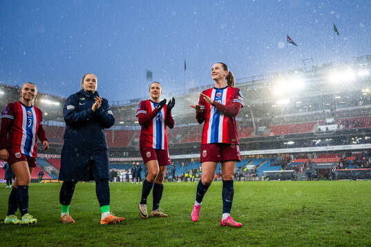 Goalkeeper Aurora Mikalsen, Lisa Naalsund and Elisabeth