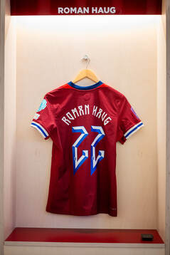 The kit of Sophie Román Haug of Norway in the dressing room