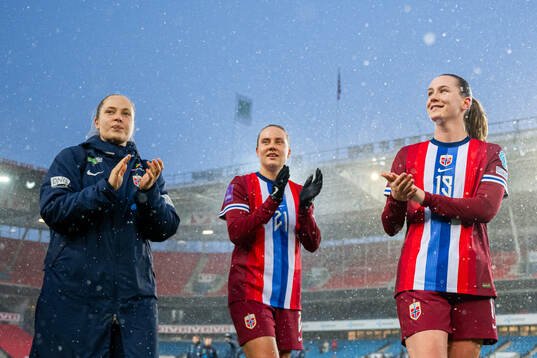 Goalkeeper Aurora Mikalsen, Lisa Naalsund and Elisabeth
