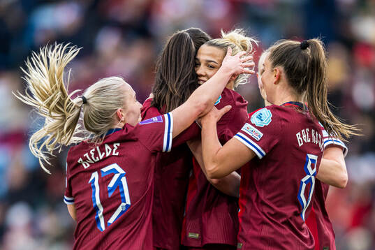 Celin Bizet Ildhusøy of Norway celebrates