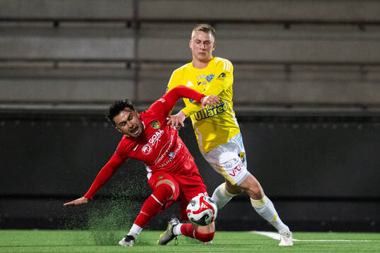 Ariana FCs Arfanullah Habibi och Falkenbergs FFs Gabriel