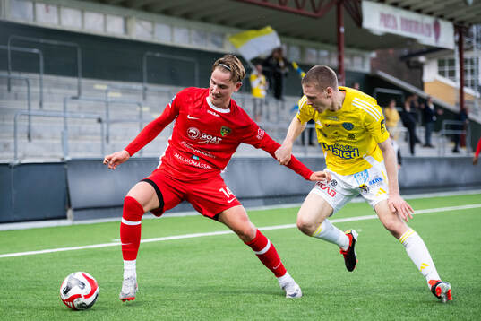 Ariana FCs Lukas Minter Wettergren och Falkenbergs FFs