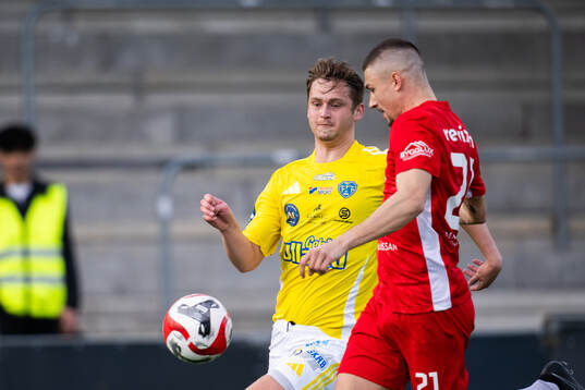 Falkenbergs FFs Noel Hansson och Ariana FCs André