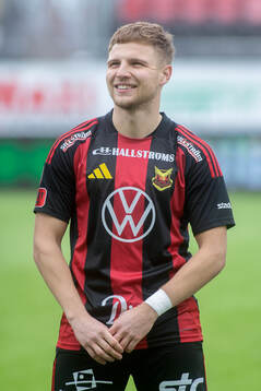Östersunds Mykola Musolitin innan fotbollsmatchen i