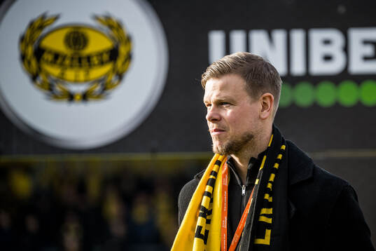 David Löfquist tackas av