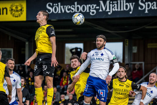 Mjällbys Rasmus Wikström och IFK Norrköpings Christoffer
