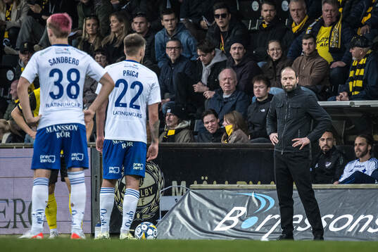 IFK Norrköpings tränare Andreas Alm deppar