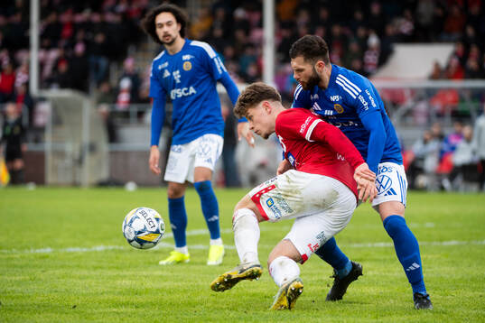 Degerfors Gustav Lindgren och GIF Sundsvalls Amaro Bahtijar