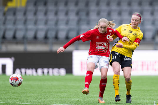Degerfors Emma Jansson och Elfsborgs Leann Nyström
