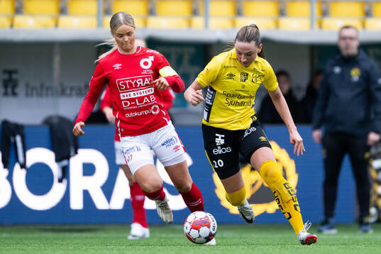Degerfors Lydia Vaggelyr och Elfsborgs Stina Jensen