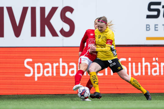 Degerfors Sara Öjebo och Elfsborgs Leann Nyström