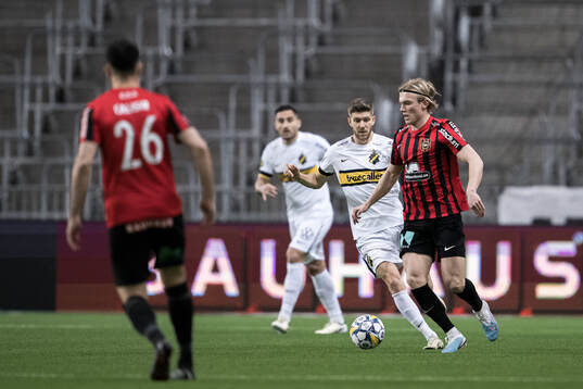 AIKs Anton Salétros och Brommapojkarnas Alexander Jensen