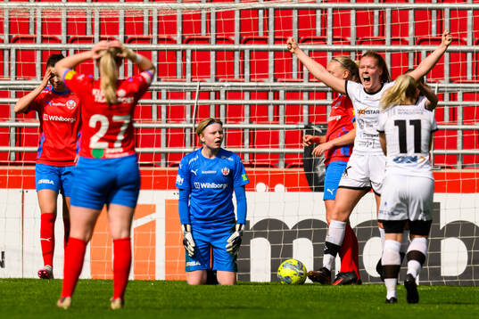 Helsingborg s målvakt Hannah Tegestål deppar och